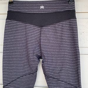 KYODAN ATHLETIC ACTIVEWEAR WORKOUT/ YOGA/RUNNING BLACK/CHARCOAL MINISTRIPE CAPRI